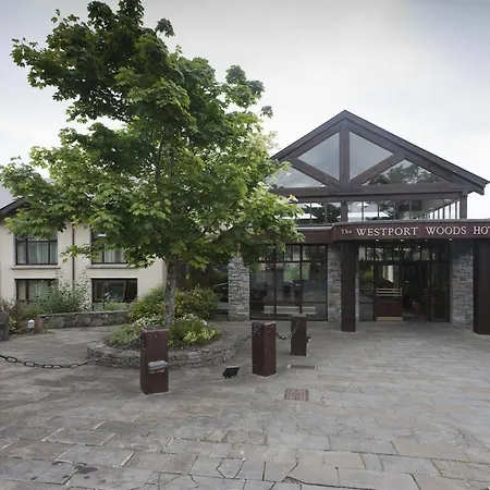 Hotel Woods &