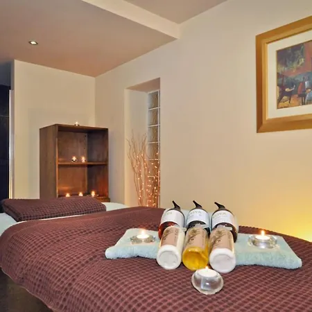 Hotel Woods & 4*