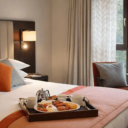Woods & Hotel