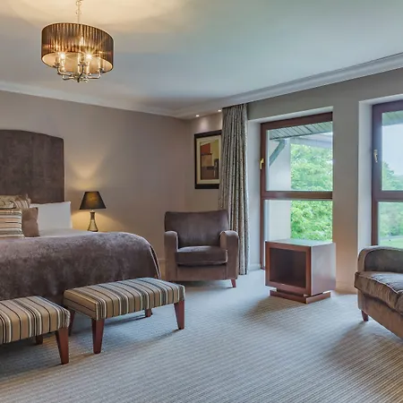 Woods & Hotel Westport